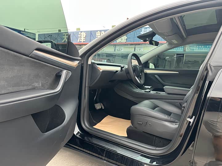 Фото 7 - Tesla Model Y