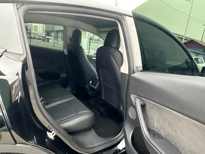 Фото 9 - Tesla Model Y