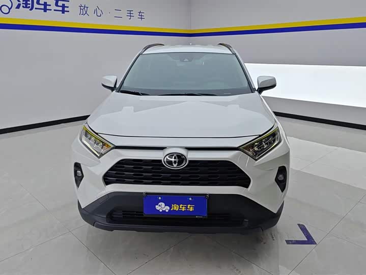 Фото 2 - Toyota RAV4