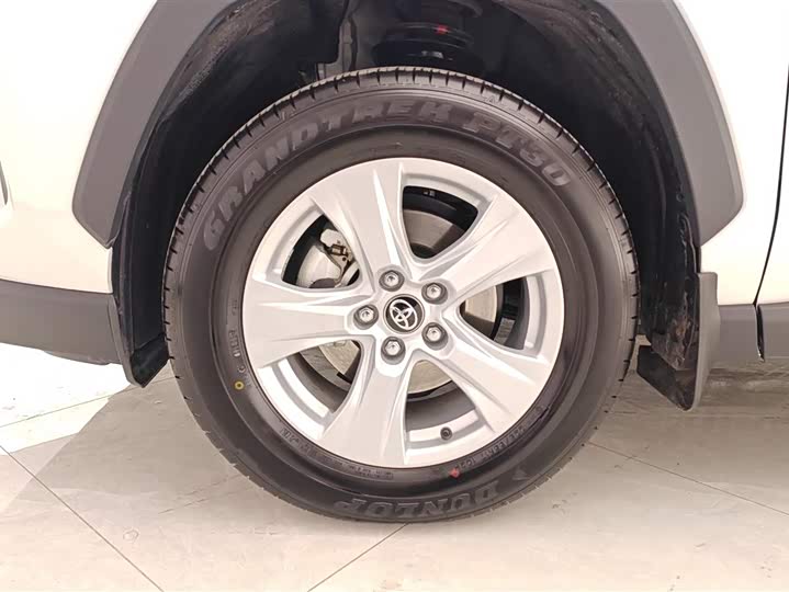 Фото 6 - Toyota RAV4