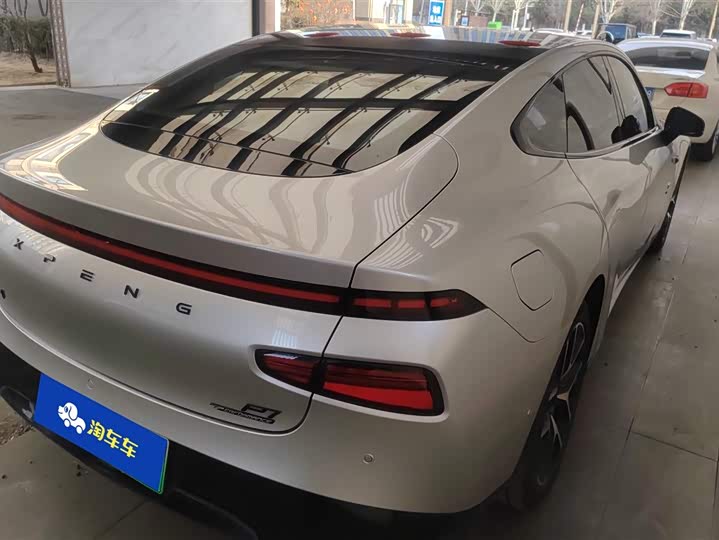 Фото 3 - XPeng P7