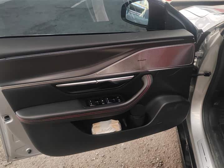 Фото 7 - XPeng P7