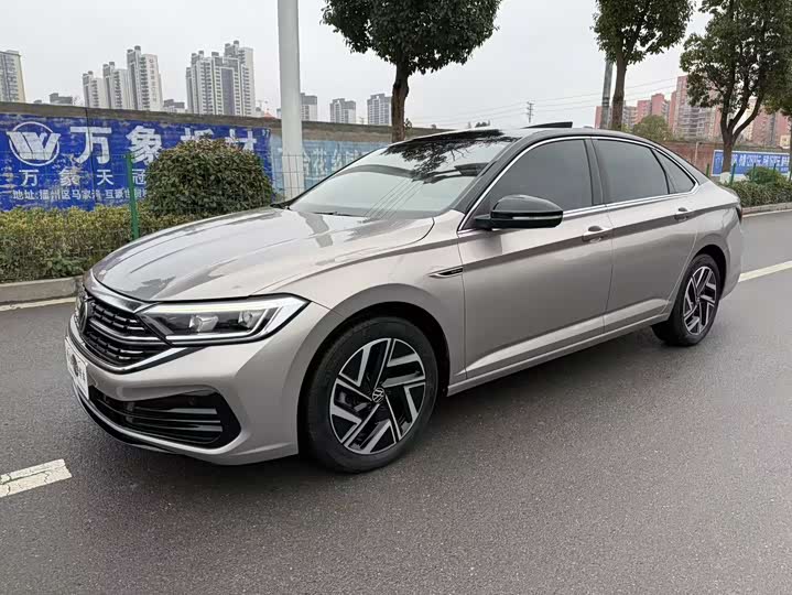 Фото 1 - Volkswagen Sagitar L