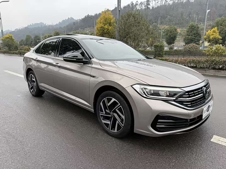 Фото 3 - Volkswagen Sagitar L