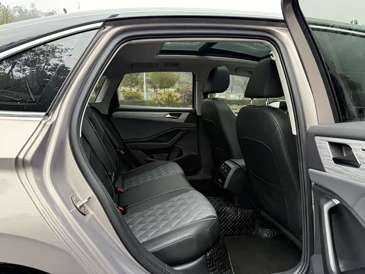 Фото 7 - Volkswagen Sagitar L