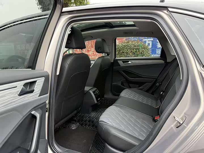 Фото 9 - Volkswagen Sagitar L