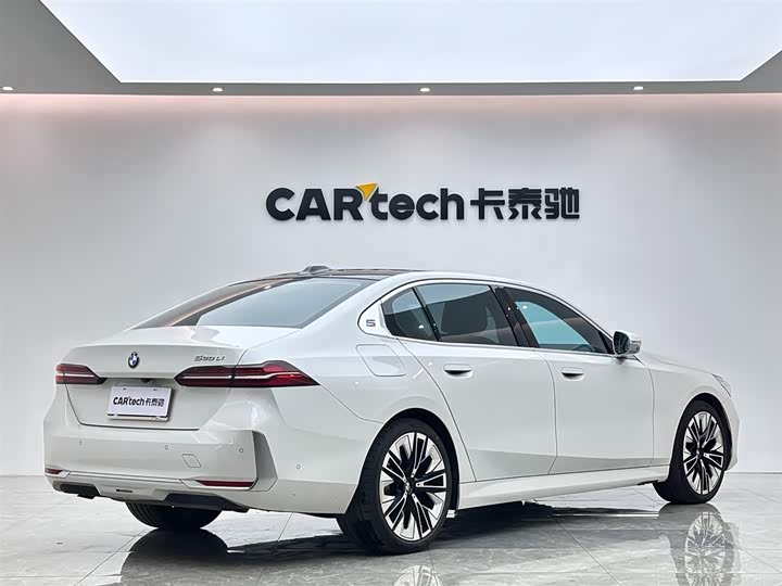 Фото 5 - BMW 5 Series