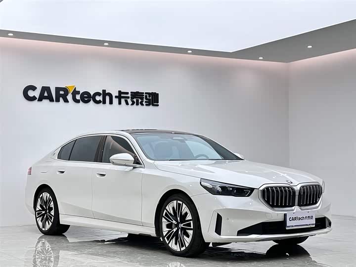 Фото 6 - BMW 5 Series