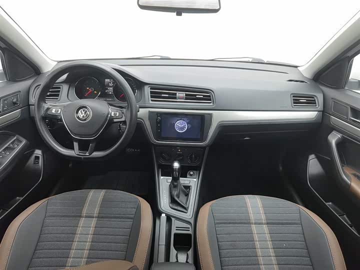 Фото 5 - Volkswagen Lavida