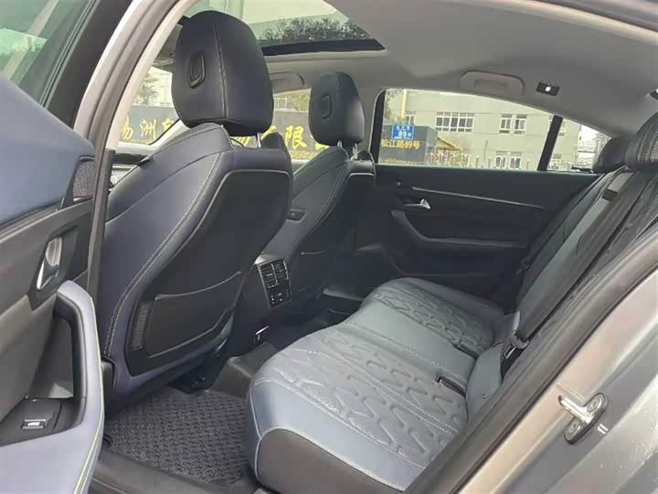 Фото 8 - Peugeot 508