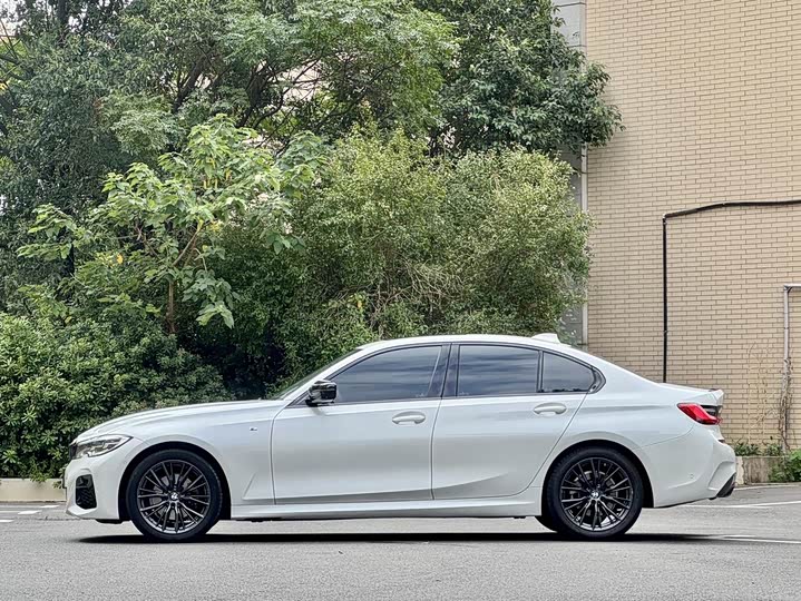 Фото 9 - BMW 3 Series