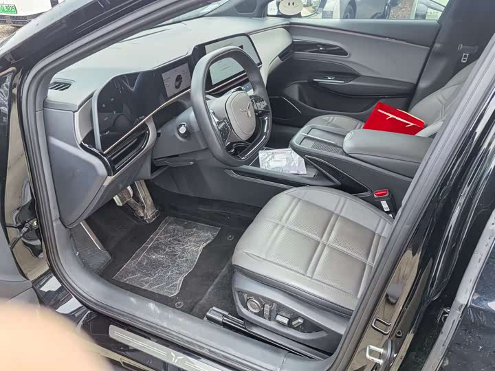 Фото 7 - Hongqi EH7