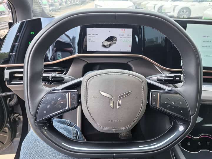 Фото 8 - Hongqi EH7