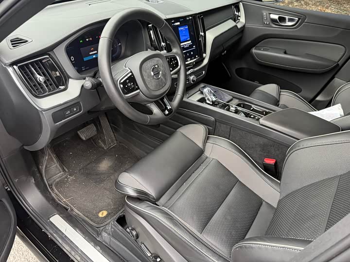 Фото 3 - Volvo XC60 Hybrid