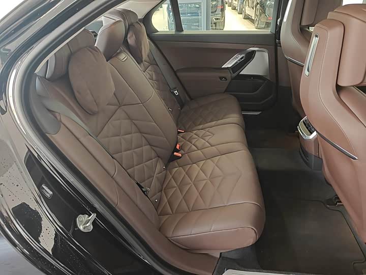 Фото 7 - BMW 7 Series