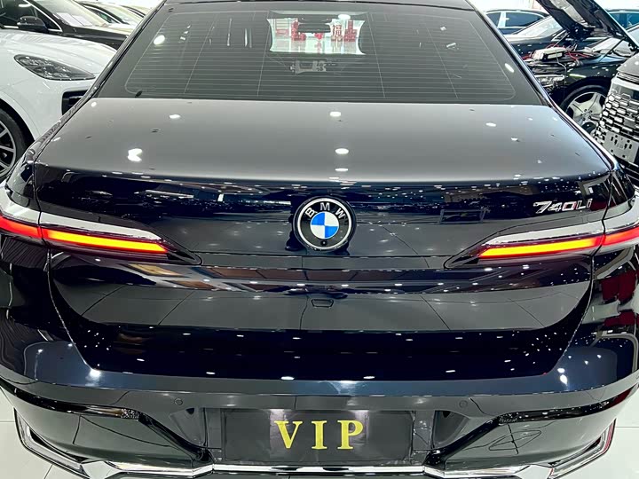 Фото 4 - BMW 7 Series