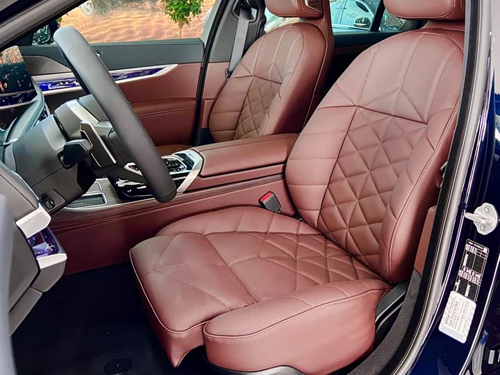 Фото 5 - BMW 7 Series