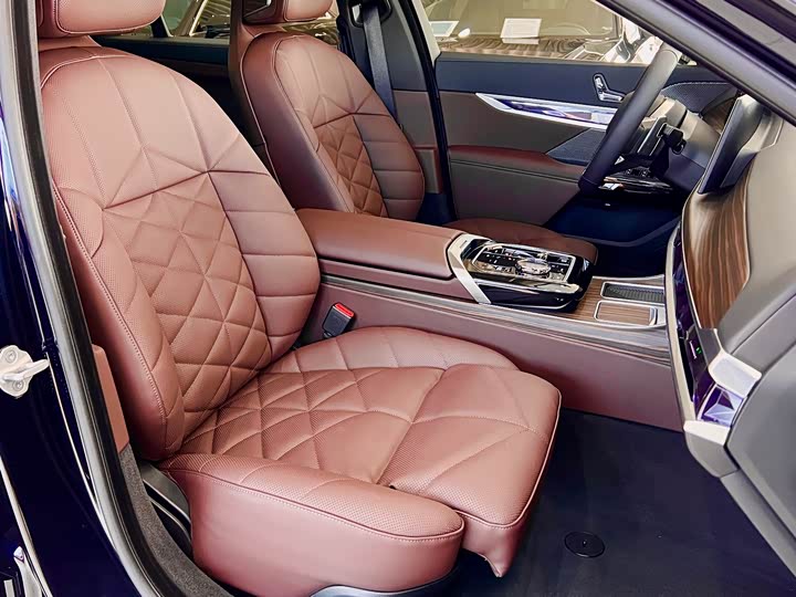 Фото 7 - BMW 7 Series