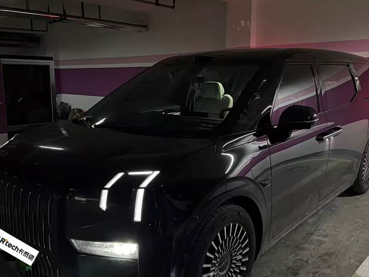 Фото 1 - Zeekr 009