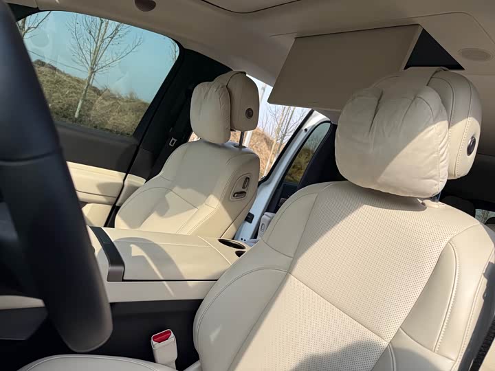 Фото 9 - LiXiang Mega