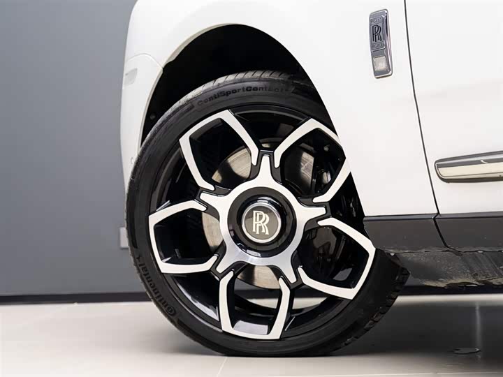 Photo 5 - Rolls-Royce Cullinan