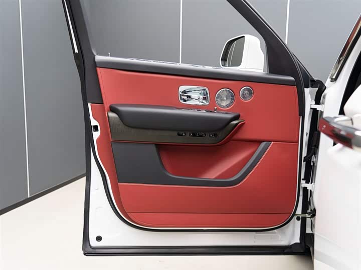 Photo 7 - Rolls-Royce Cullinan