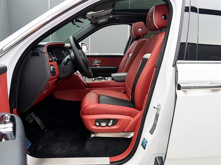 Photo 9 - Rolls-Royce Cullinan