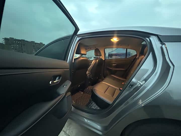 Фото 8 - Nissan Sylphy