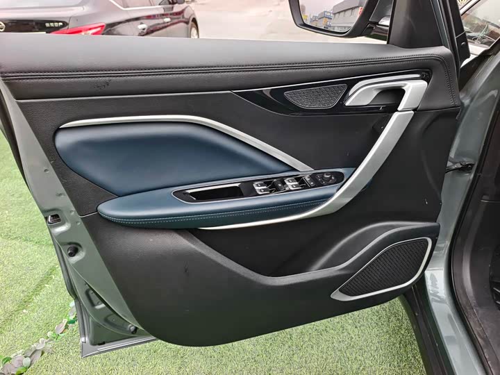 Фото 4 - Geely Jiaji