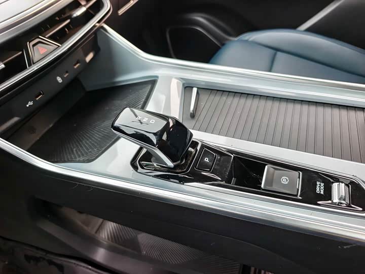 Фото 8 - Geely Jiaji