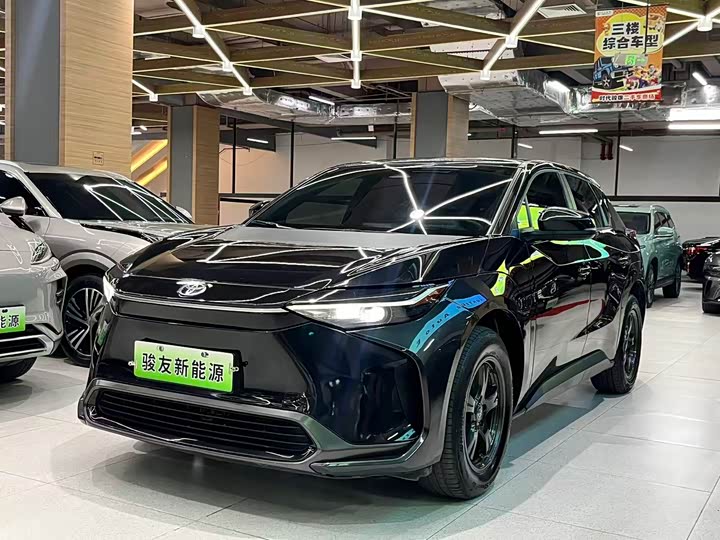 Фото 1 - Toyota bZ4X