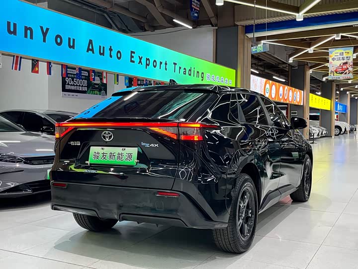 Фото 5 - Toyota bZ4X