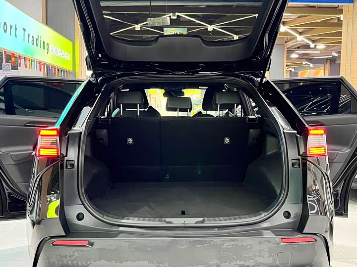 Фото 7 - Toyota bZ4X