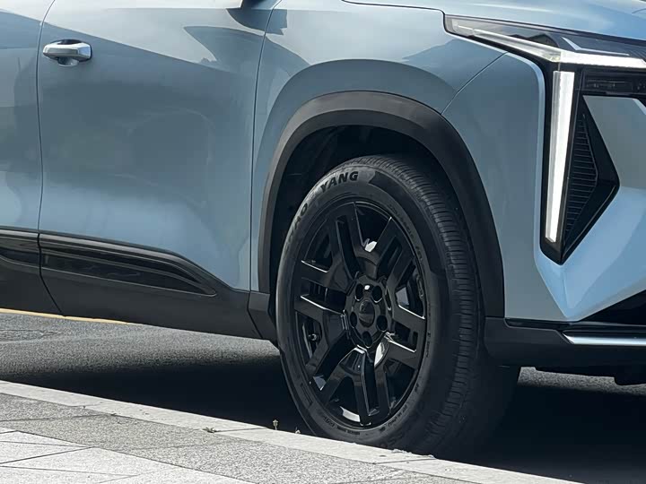 Фото 5 - Geely Atlas