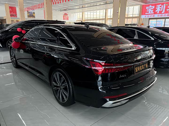 Фото 4 - Audi A6L