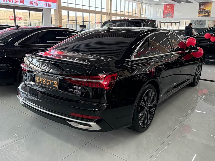 Фото 6 - Audi A6L