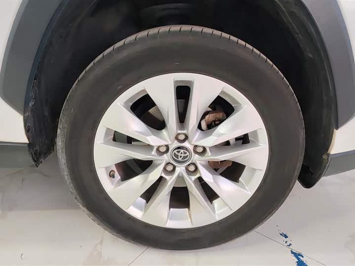 Фото 6 - Toyota Wildlander