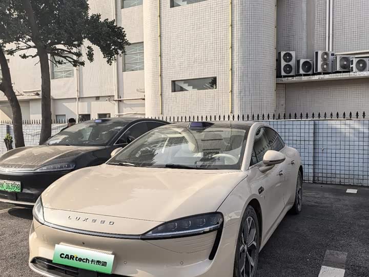 Фото 1 - Luxeed S7