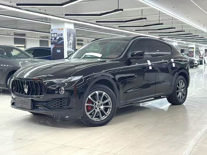 Фото 2 - Maserati Levante