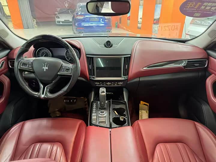 Фото 4 - Maserati Levante