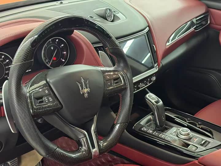 Фото 5 - Maserati Levante