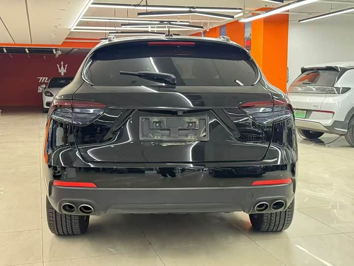 Фото 9 - Maserati Levante