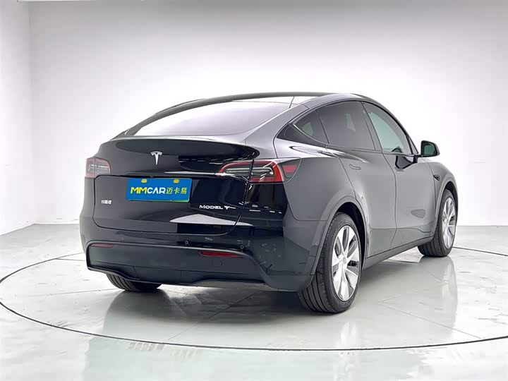 Фото 6 - Tesla Model Y