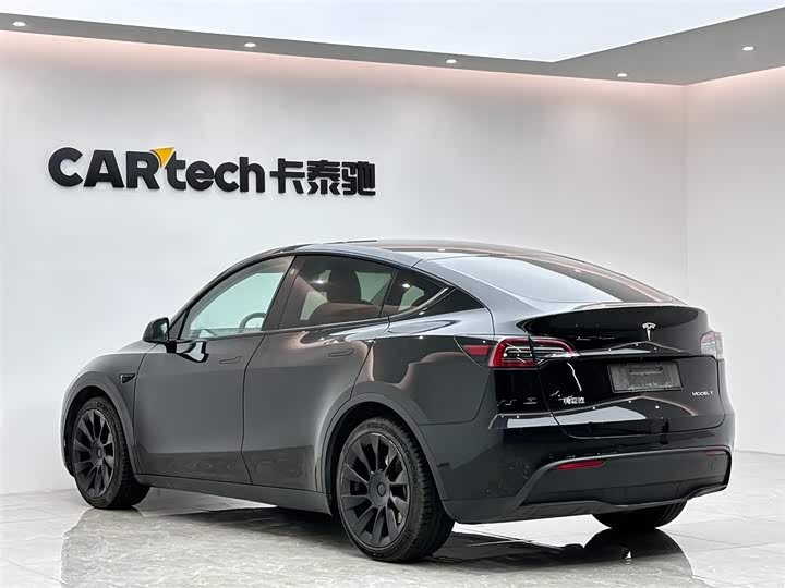 Фото 3 - Tesla Model Y