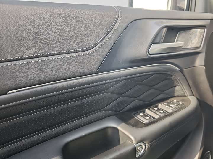 Фото 8 - Tank 300