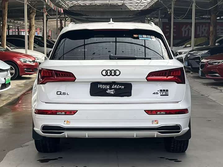 Фото 5 - Audi Q5L