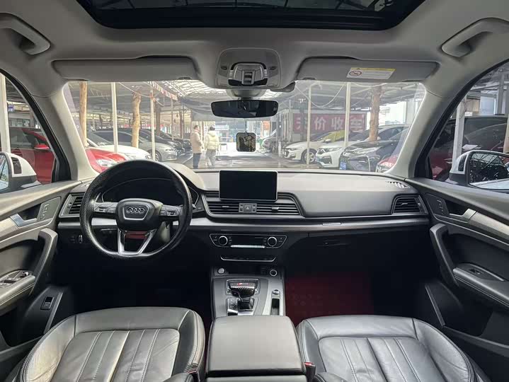 Фото 9 - Audi Q5L
