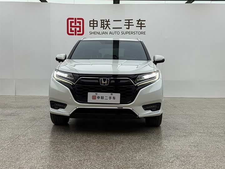 Photo 2 - Honda UR-V