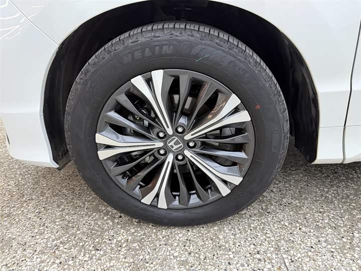 Photo 6 - Honda UR-V