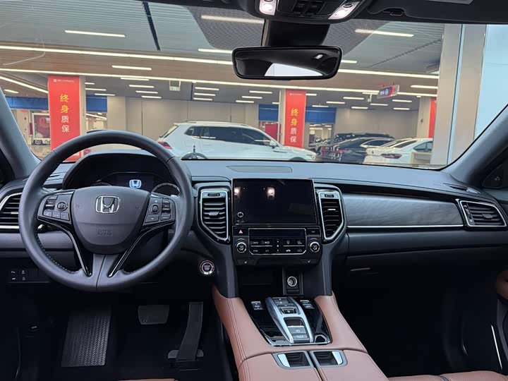 Photo 8 - Honda UR-V